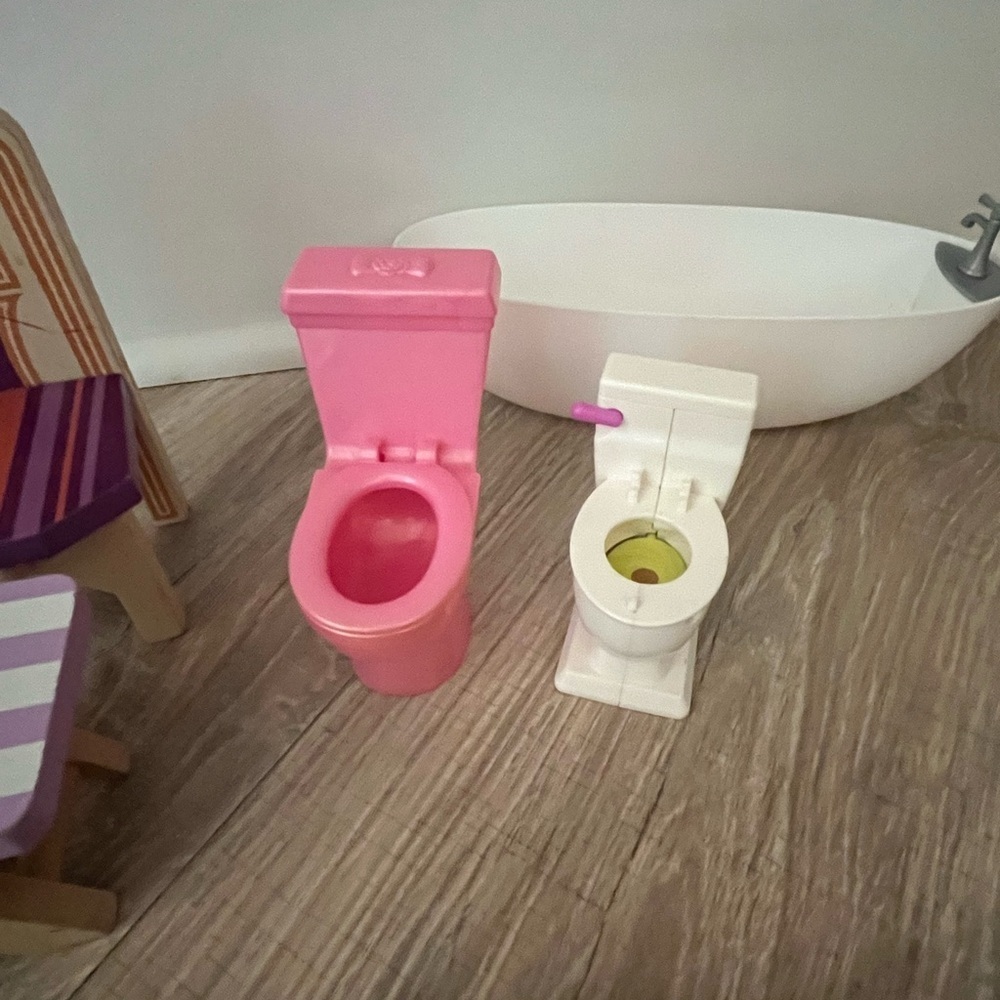 Dollhouse Furniture bundle - Picture 3 of 5